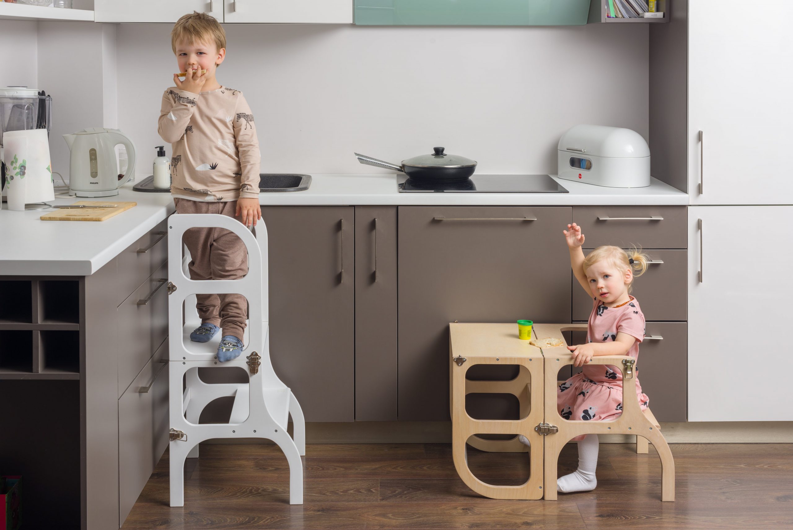 La tour d'observation – une aide de cuisine pour l'enfant et pour les  parents