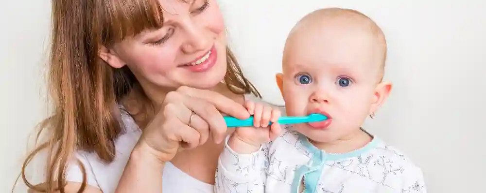 meilleures brosses a dents bebe enfant avis comparatif guide d'achat